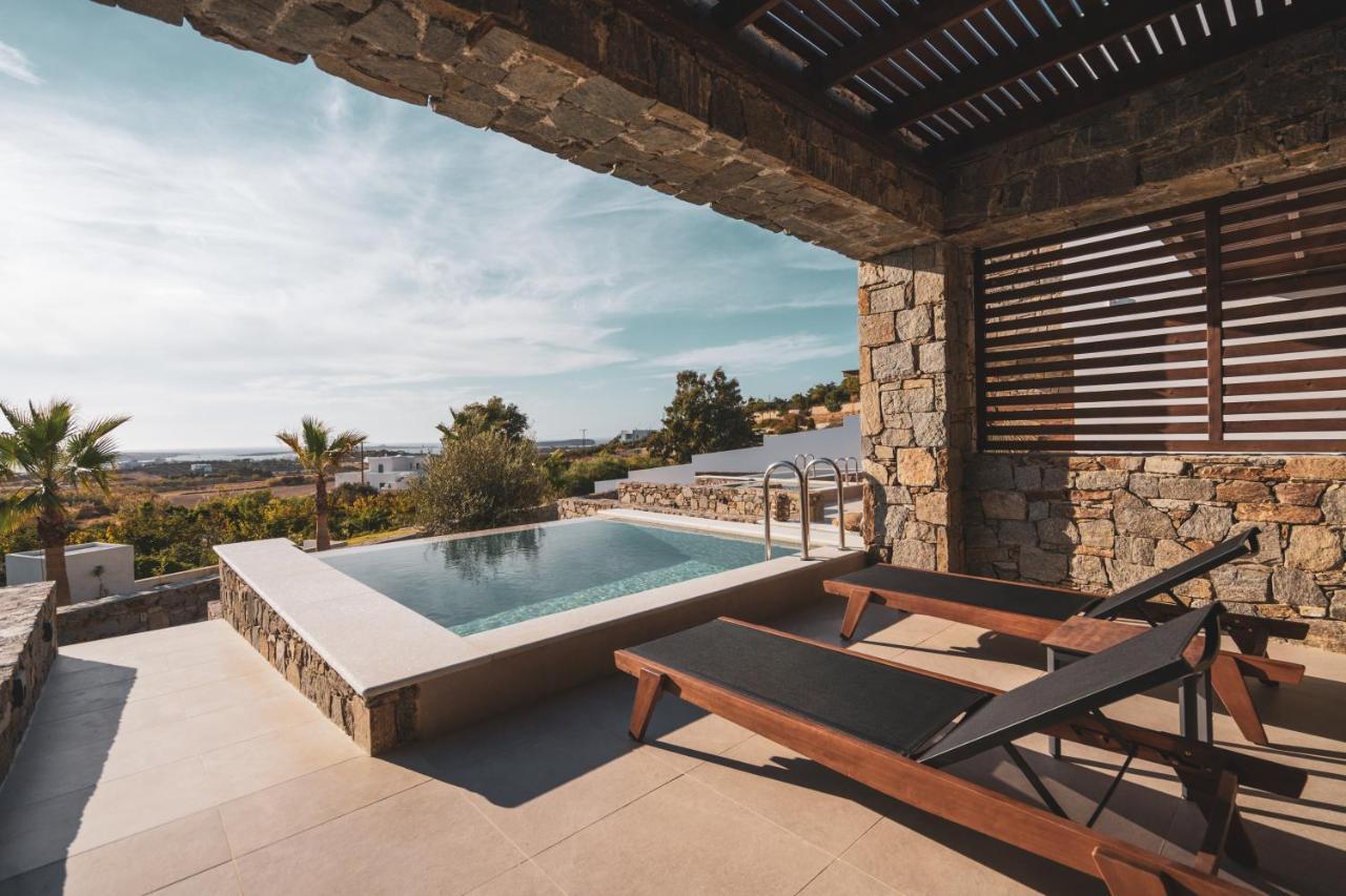 Kouros Blanc & Hotel Pounda